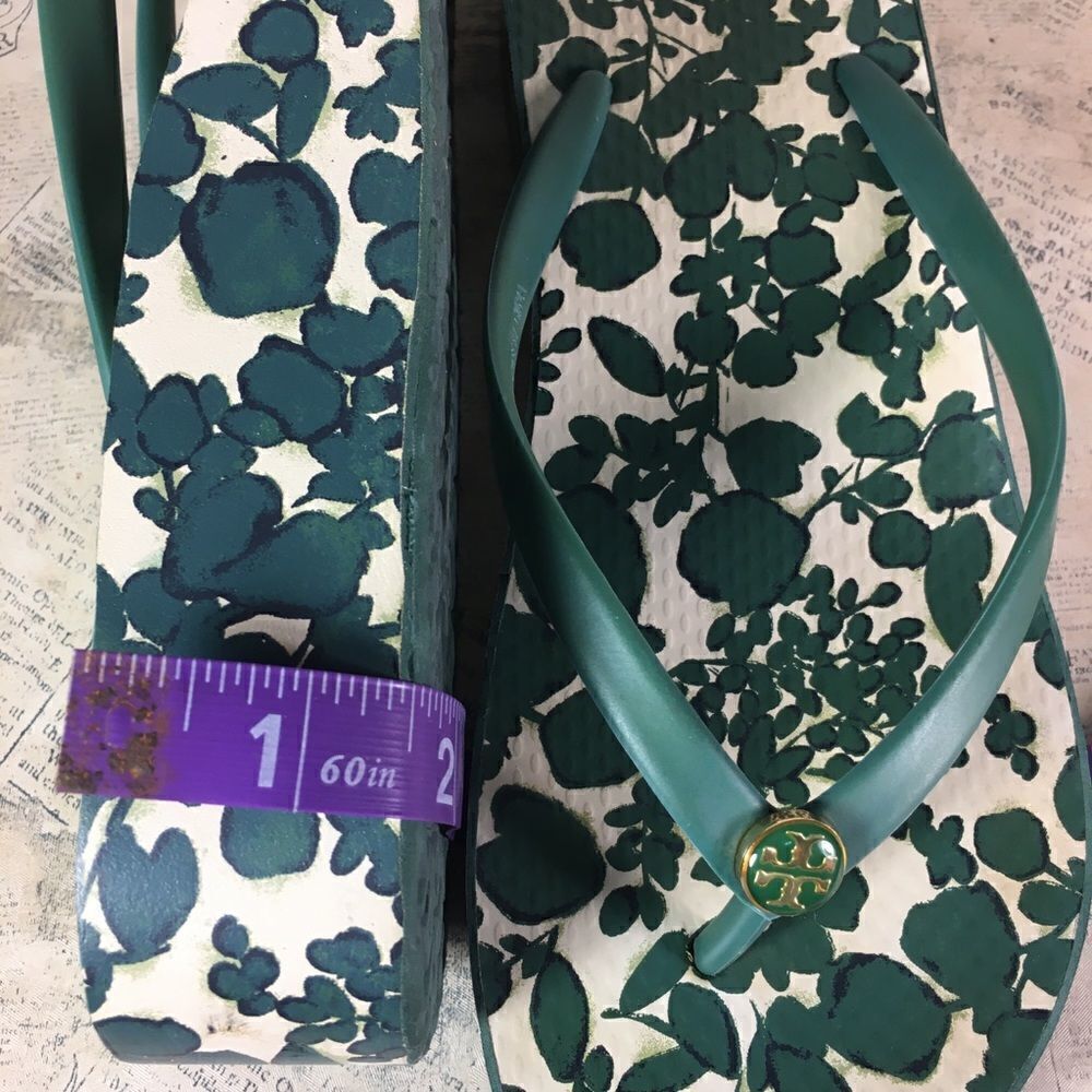 Tory Burch Green Leaf Print Rubber Flip Flop Sandals Tropical Resort Summer - Picture 12 of 14